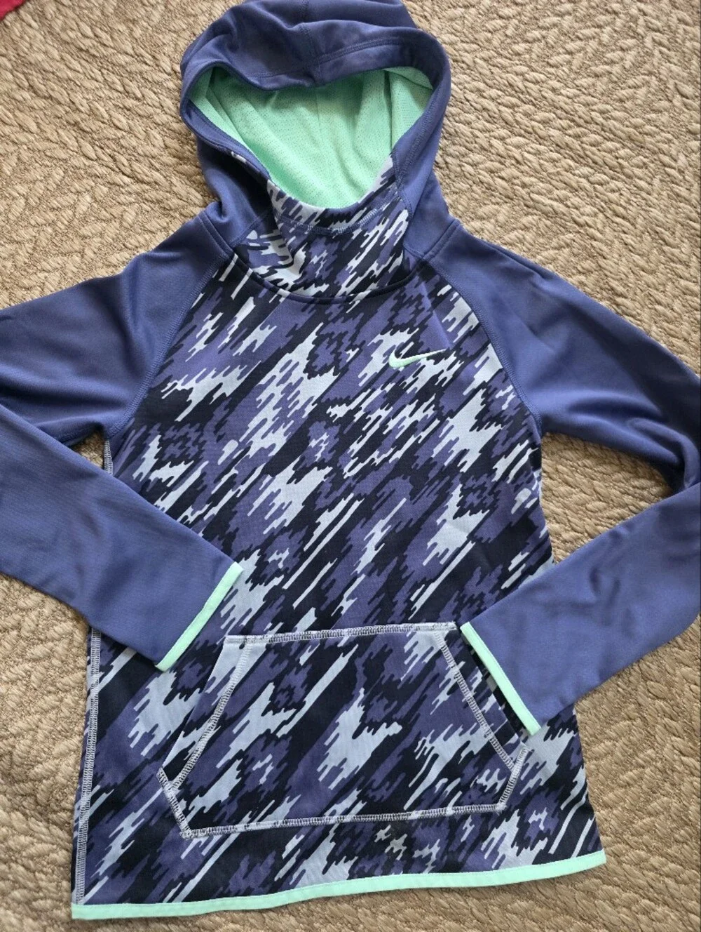 Nike Women's Purple Patterned Athletic Jacket